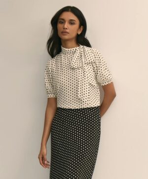 เสื้อเบลาส์คอ Tie-Neck Blouse